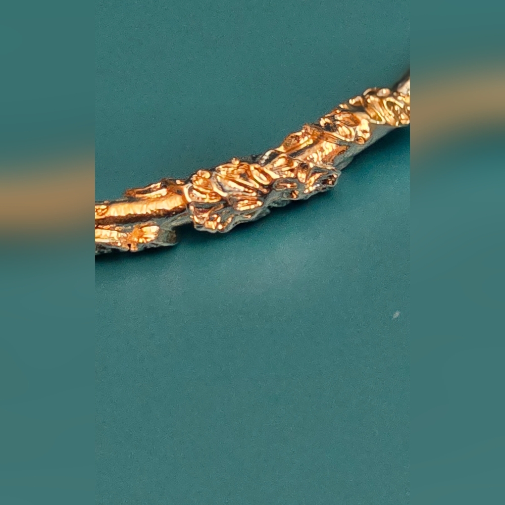 Elegant Silver Bangle Bracelet - Picture 4 of 6